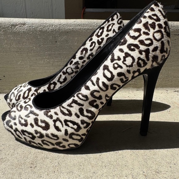Guess Leopard Print Heels Peep Toe 5.5"‎ Stiletto Pumps Party Shoes Size 10M - Picture 1 of 10